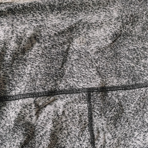 Lululemon Ankle Length Leggings ✨ - Picture 3 of 3